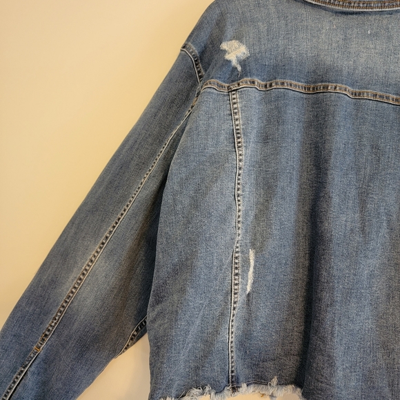 Evri Distressed Freyed edge Jean Jacked - Picture 4 of 7